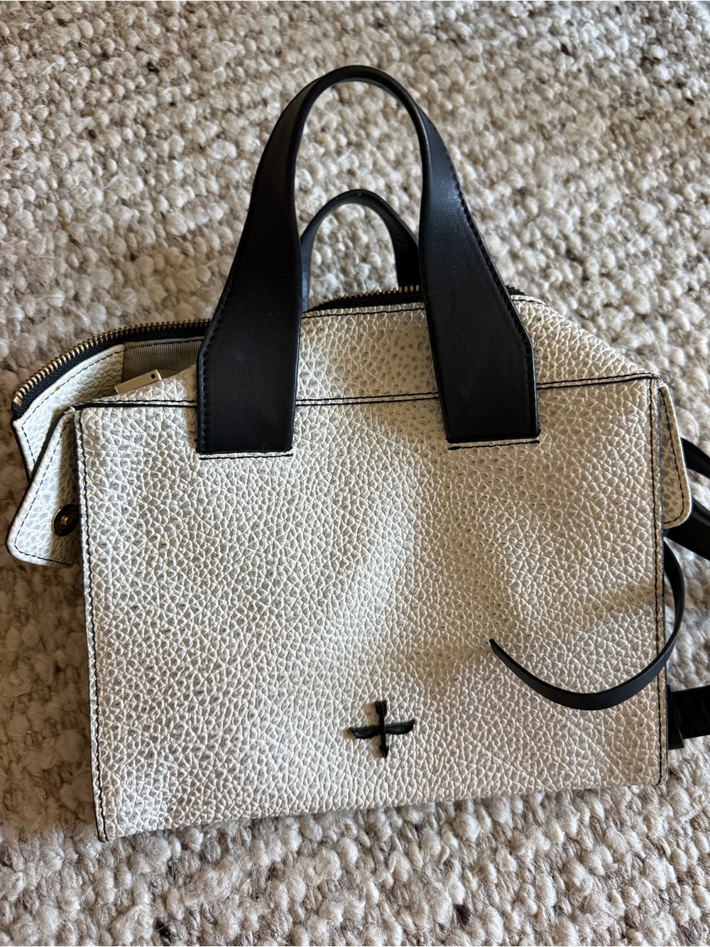 Pour La Victoire - Small White / Black Bag